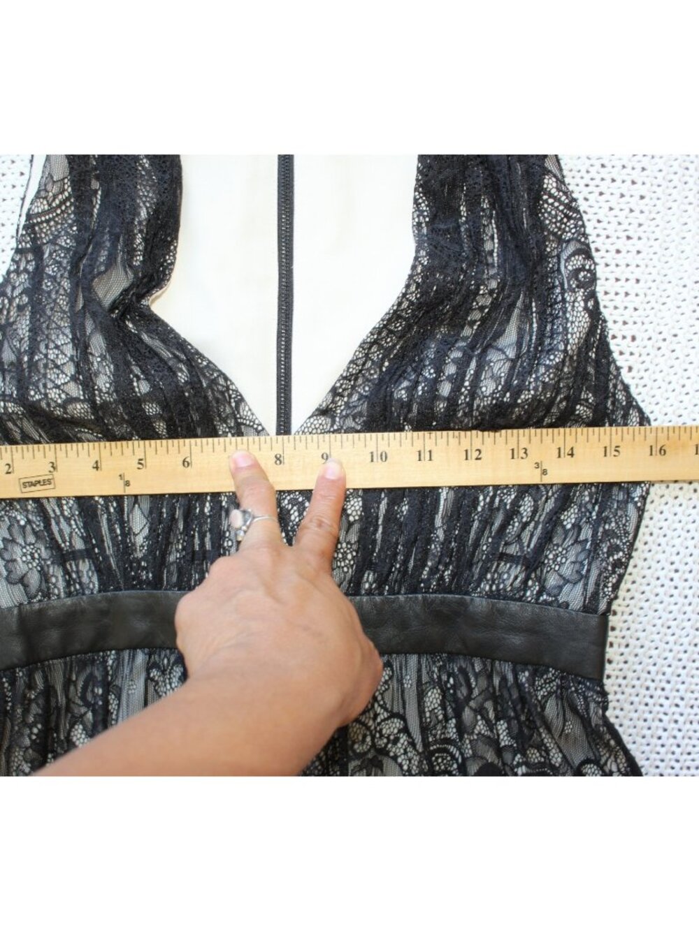 Alice + Olivia Sybil Black Lace Maxi dress Leather Waist Belt Size 8 Cocktail - Picture 4 of 11